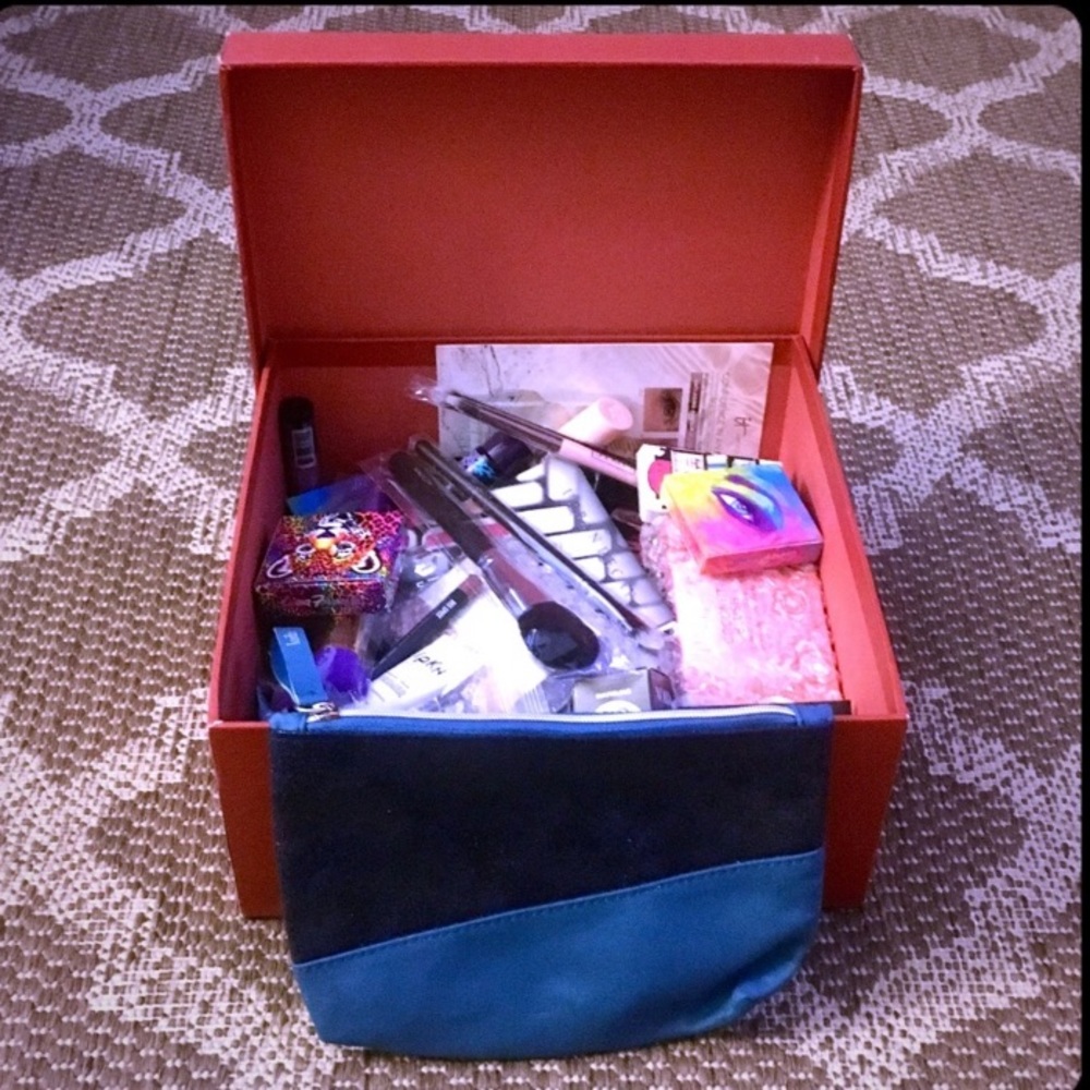 MYSTERY MAKEUP BAG💄🎀💋